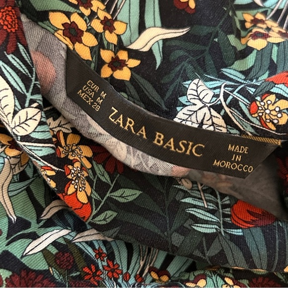 ❤️ Zara Black Floral Asymmetrical Blouse M - Picture 5 of 9